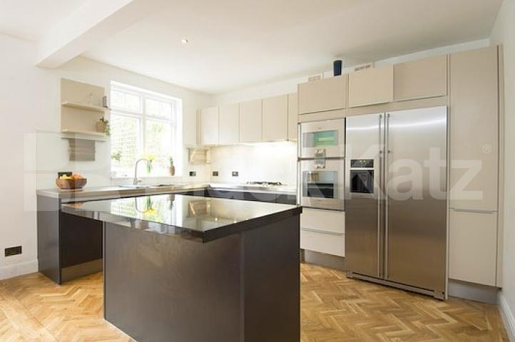 			UNIQUE PROPERTY!, 4 Bedroom, 1 bath, 1 reception House			 Priory Gardens, Highgate