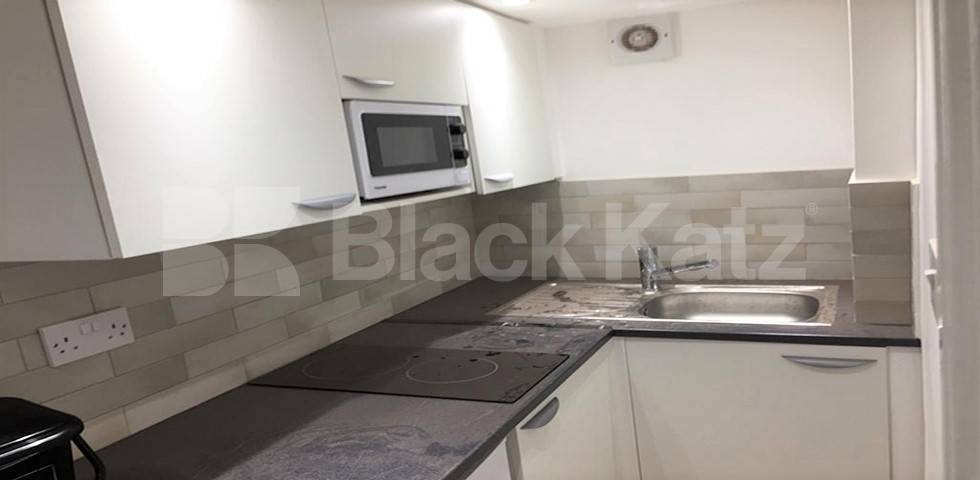 Modern Studio walking distance to Marylebone Tube & Regents Park Harewood Avenue, Marylebone