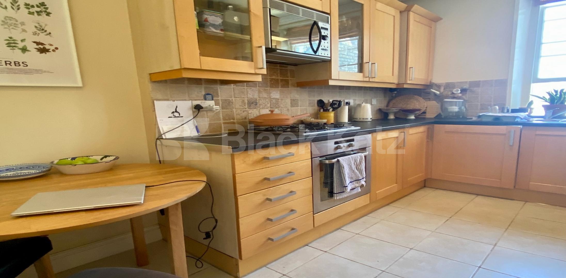 			UNDER OFFER , 1 Bedroom, 1 bath, 1 reception Flat			 Sussex Street, Pimlico