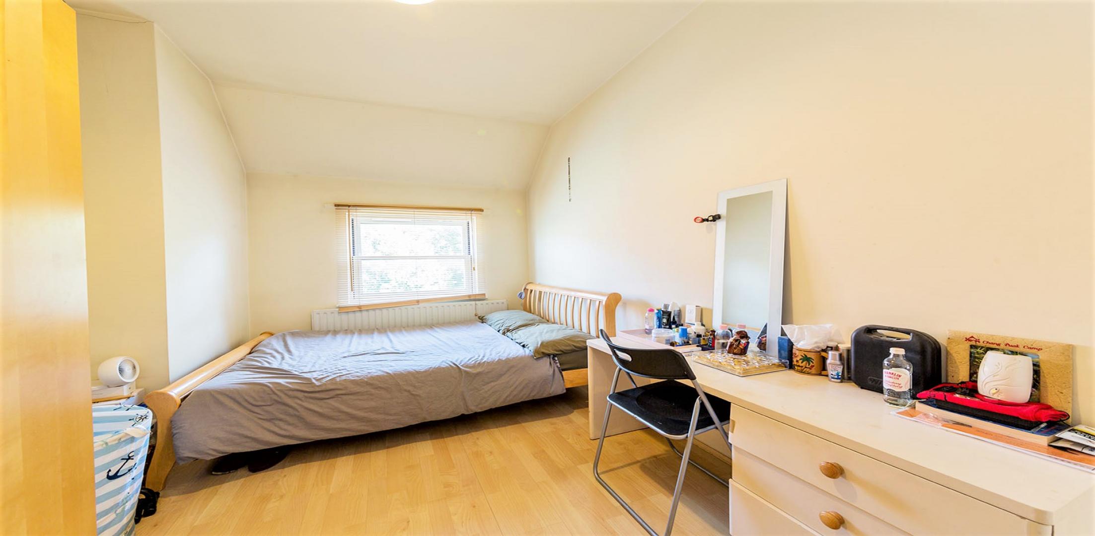 Modern Sharers Apartment Minster Road, West Hampstead