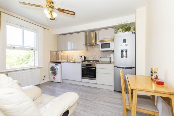 			1 Bedroom, 1 bath, 1 reception Flat			 Lowfield Rd, West Hampstead