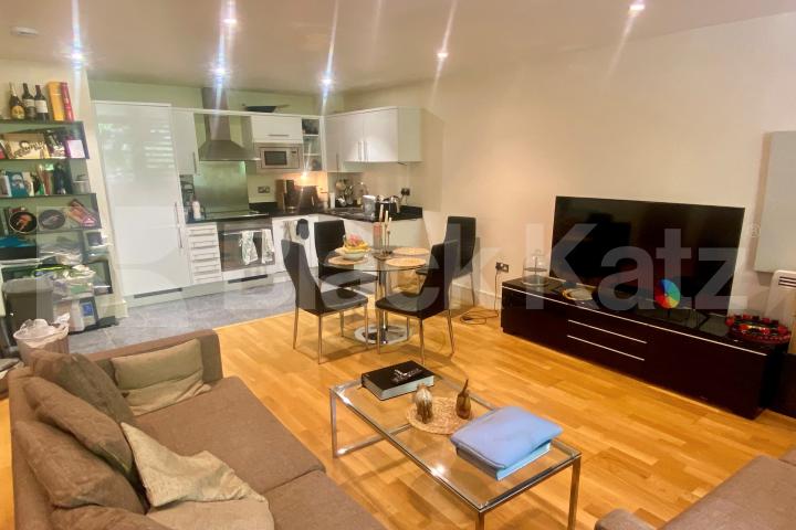 			2 Bedroom, 2 bath, 1 reception Apartment			 Southwark Bridge Road, London Bridge