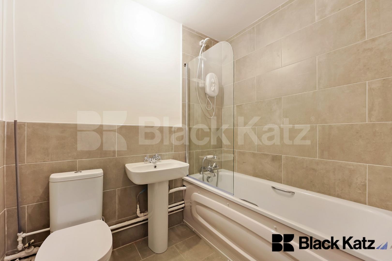 Duplex apartment with charming patio garden  John Ruskin Street , Oval/Camberwell 