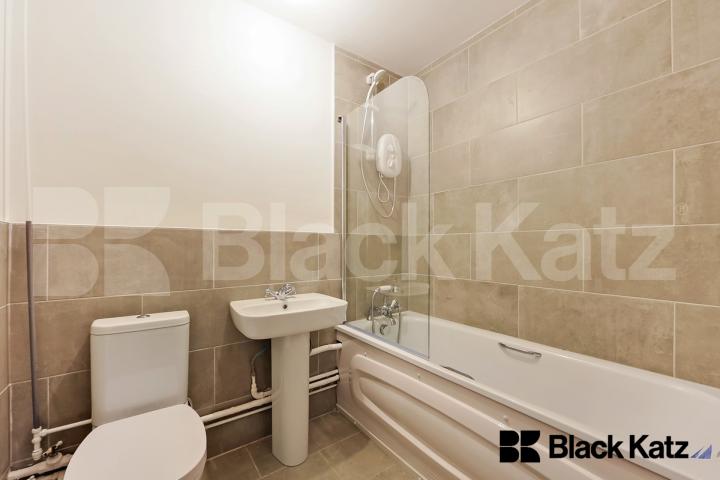 Duplex apartment with charming patio garden  John Ruskin Street , Oval/Camberwell 