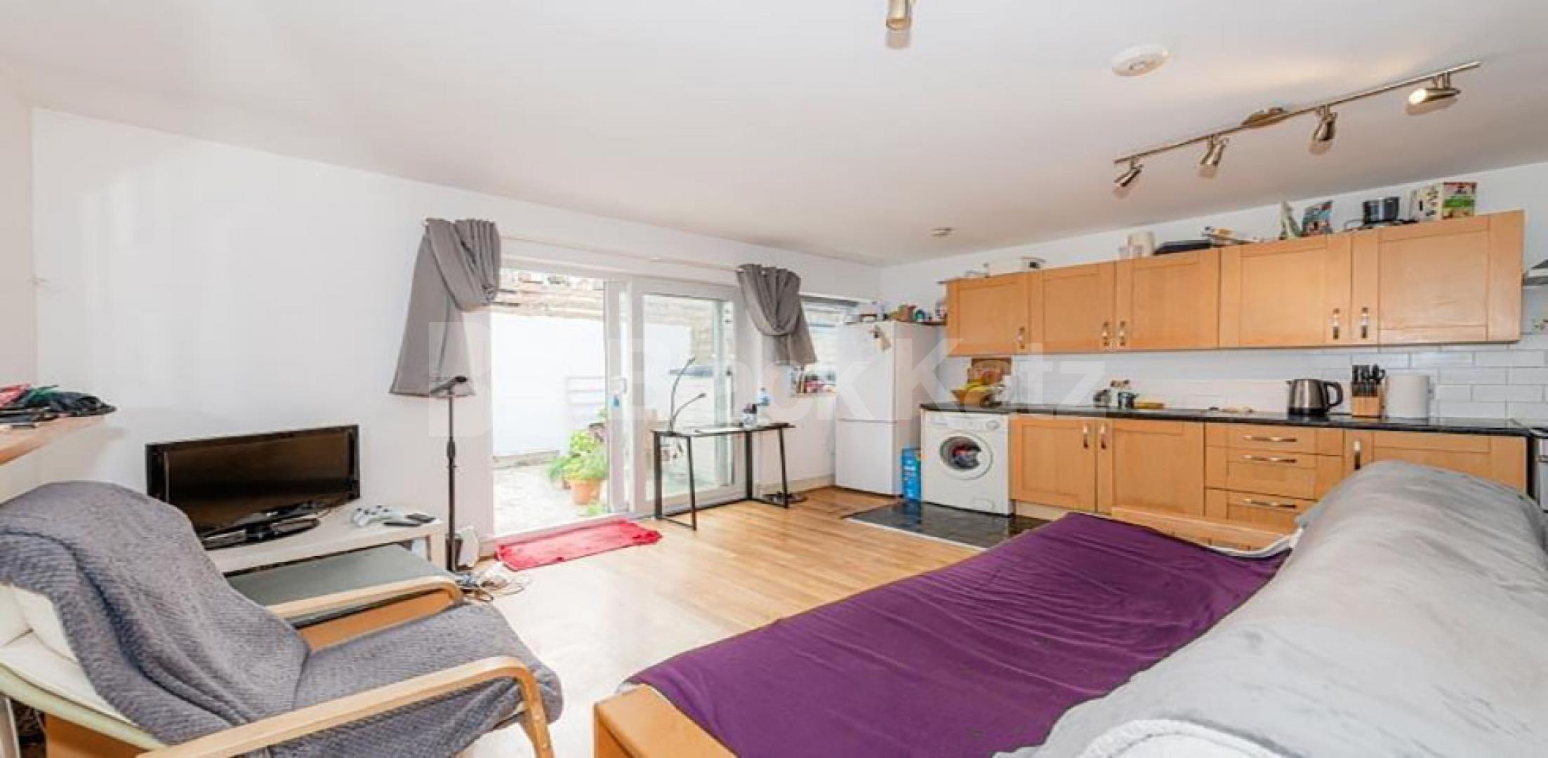 			FANTASTIC ONE BED PROPERTY!, 1 Bedroom, 1 bath, 1 reception Flat			 Topsfield Parade , Crouch End