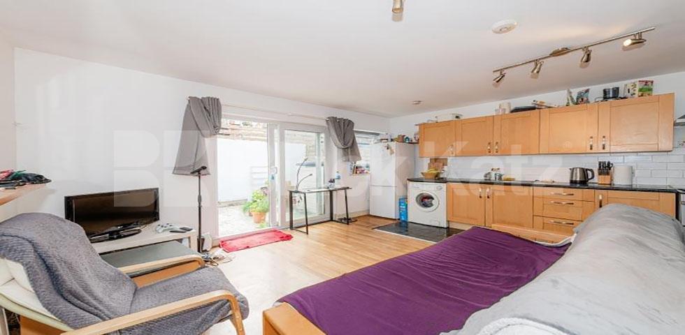 			FANTASTIC ONE BED PROPERTY!, 1 Bedroom, 1 bath, 1 reception Flat			 Topsfield Parade , Crouch End
