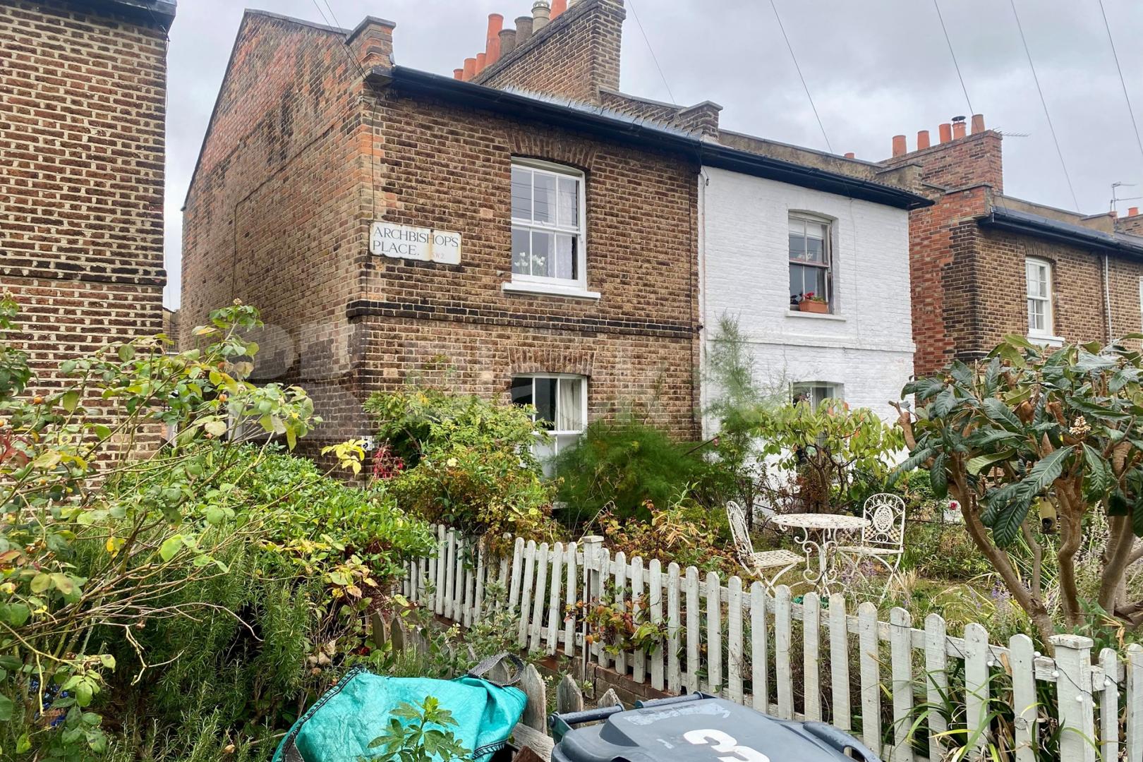 Gorgeous period house with all bills included Archbishops Place , Brixton