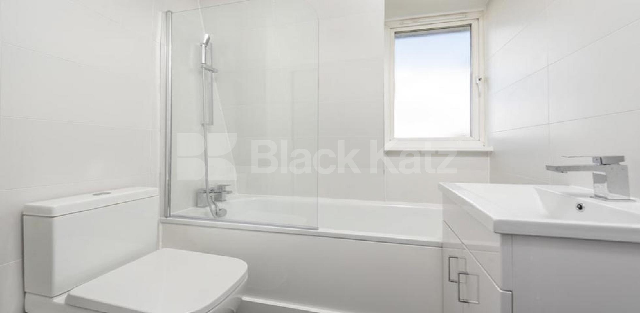 			NEWLY REFURBISHED 3/4 BED IN CAMDEN-KENTISH TOWN , 3 Bedroom, 1 bath, 1 reception Flat			 Prince Of Wales Road, CAMDEN / KENTISH TOWN