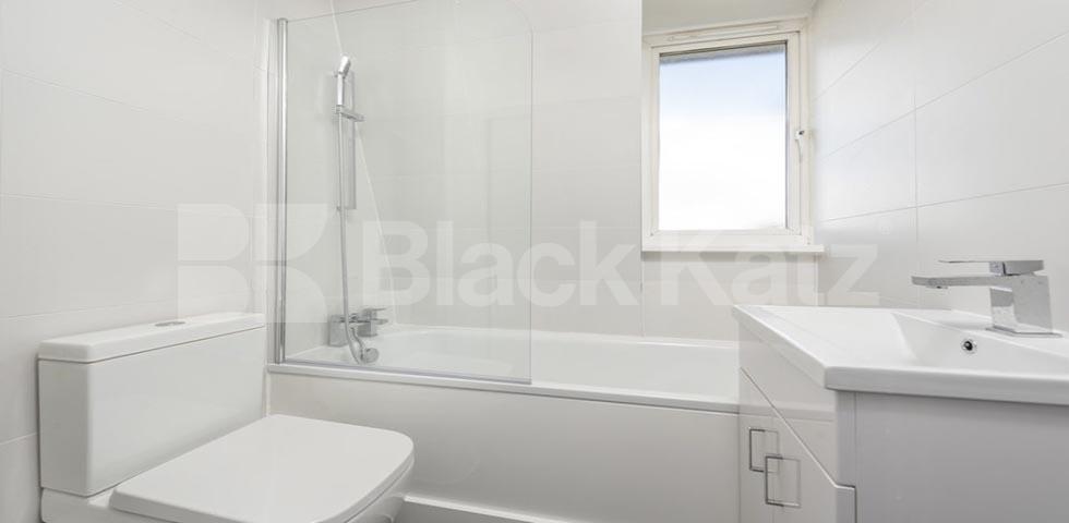 			NEWLY REFURBISHED 3/4 BED IN CAMDEN-KENTISH TOWN , 3 Bedroom, 1 bath, 1 reception Flat			 Prince Of Wales Road, CAMDEN / KENTISH TOWN