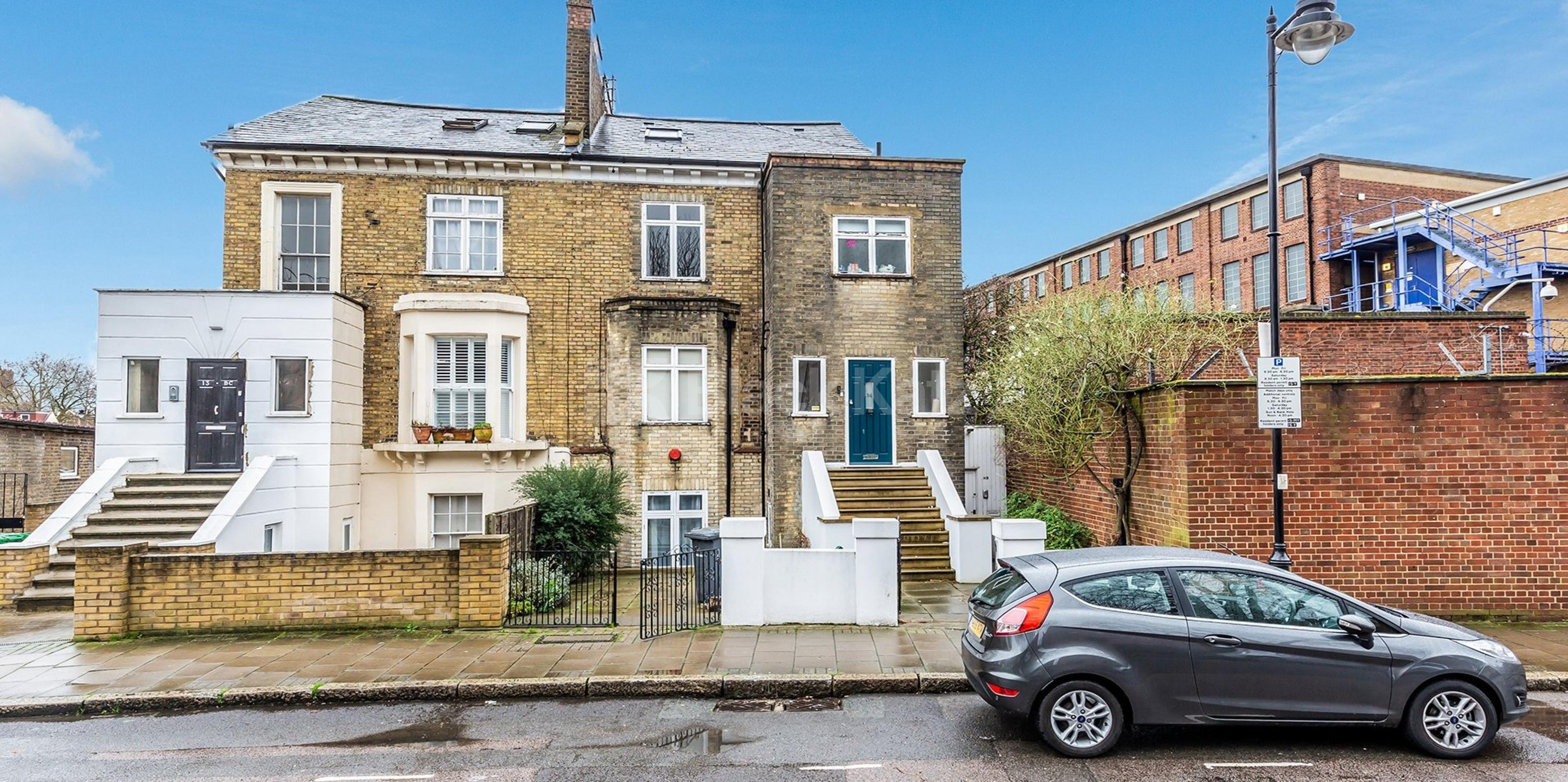 			SPACIOUS GARDEN FLAT!, 2 Bedroom, 1 bath, 1 reception Flat			 Stock Orchard Crescent, CALEDONIAN ROAD  N7
