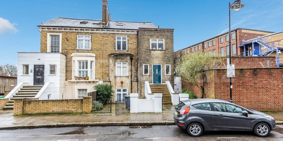 			SPACIOUS GARDEN FLAT!, 2 Bedroom, 1 bath, 1 reception Flat			 Stock Orchard Crescent, CALEDONIAN ROAD 