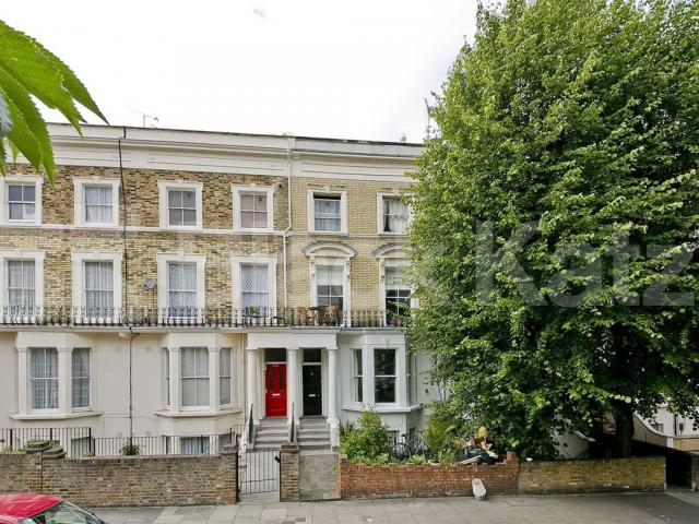 Spacious Six-Bedroom Duplex Apartment on Quiet Tree Lined Street Marylands Road, Queens Park / Maida Vale