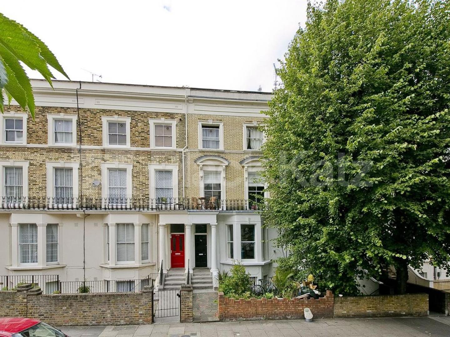 Spacious Six-Bedroom Duplex Apartment on Quiet Tree Lined Street Marylands Road, Queens Park / Maida Vale
