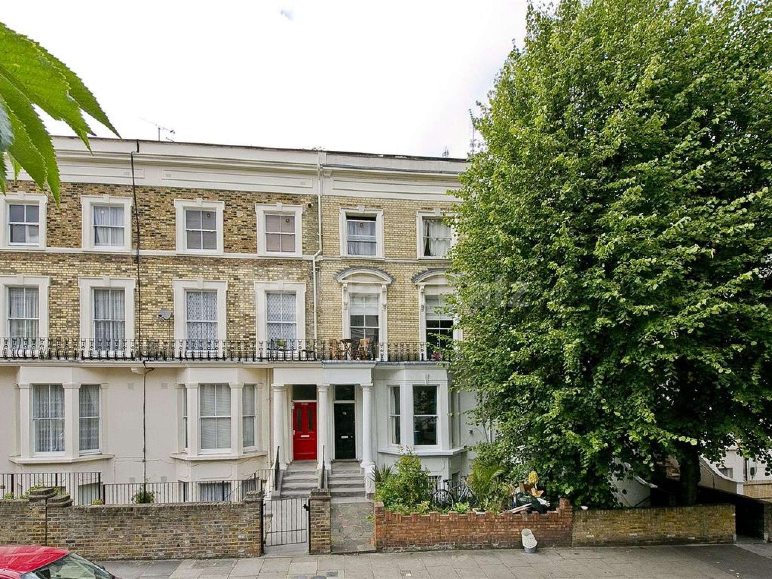 Spacious Six-Bedroom Duplex Apartment on Quiet Tree Lined Street Marylands Road, Queens Park / Maida Vale W9