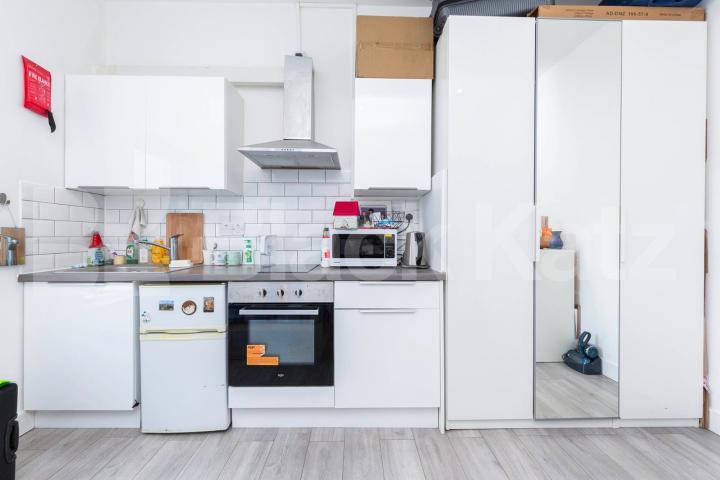 Fantastic modern studio loacted within mins to tube and shops Kilburn Lane, Queens Park