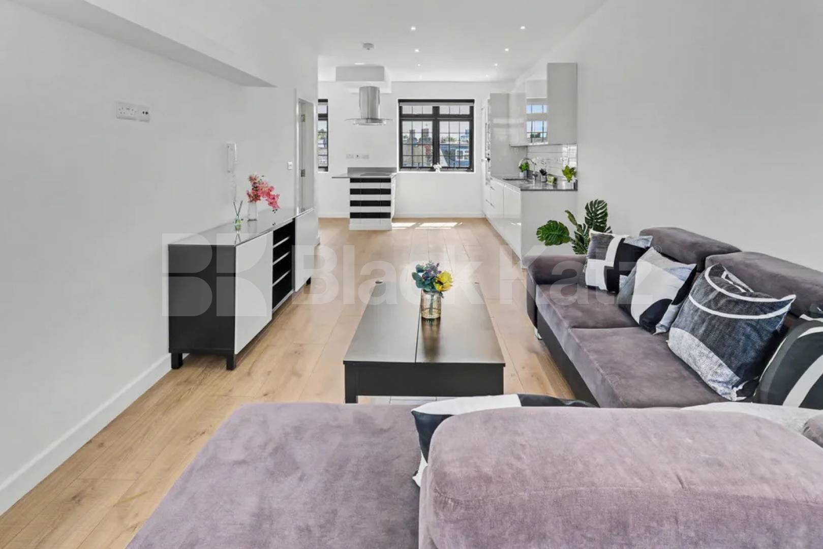 A spacious and well-presented split-level apartment situated on the sought-after Oaklands Road, NW2 Oaklands Road, Lancia House, NW2,  Lancia House
