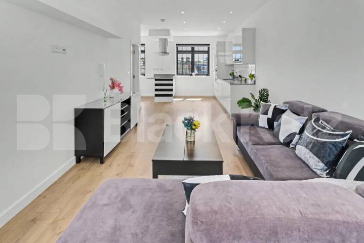 A spacious and well-presented split-level apartment situated on the sought-after Oaklands Road, NW2 Oaklands Road, Lancia House, NW2,  Lancia House