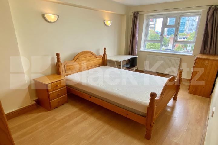 Superbly located with stunning views of the cityscape  Great Suffolk Street , Borough