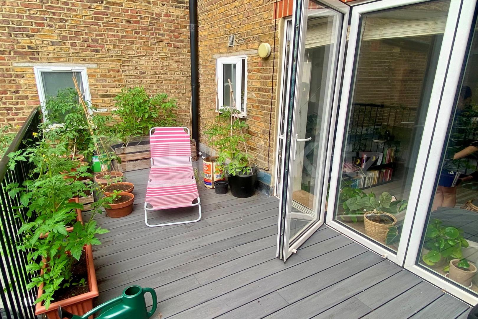Beautiful  775 Sq. Ft. period conversion   Garland House Deptford High Street , Deptford