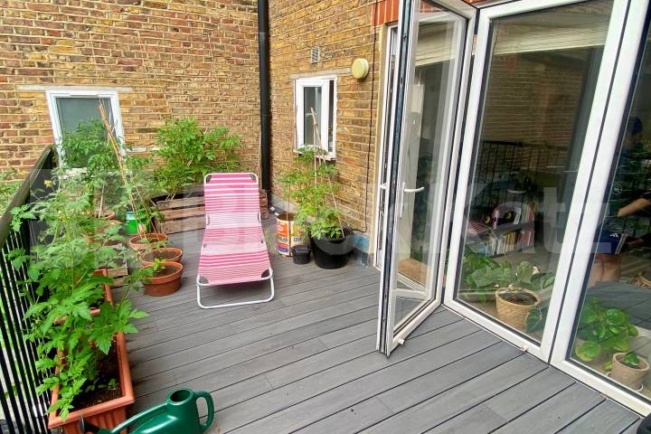 Beautiful  775 Sq. Ft. period conversion   Garland House Deptford High Street , Deptford