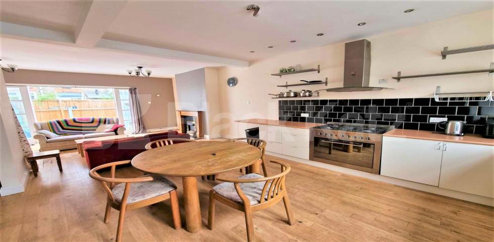 			3 Bedroom, 1 bath, 1 reception Terraced House			 Galloway Road , Shepherds Bush