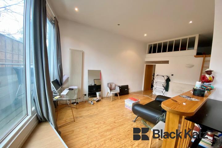 Superbly located & offering 528 Sq. Ft. of living & entertaining space  Newington Causeway, Borough