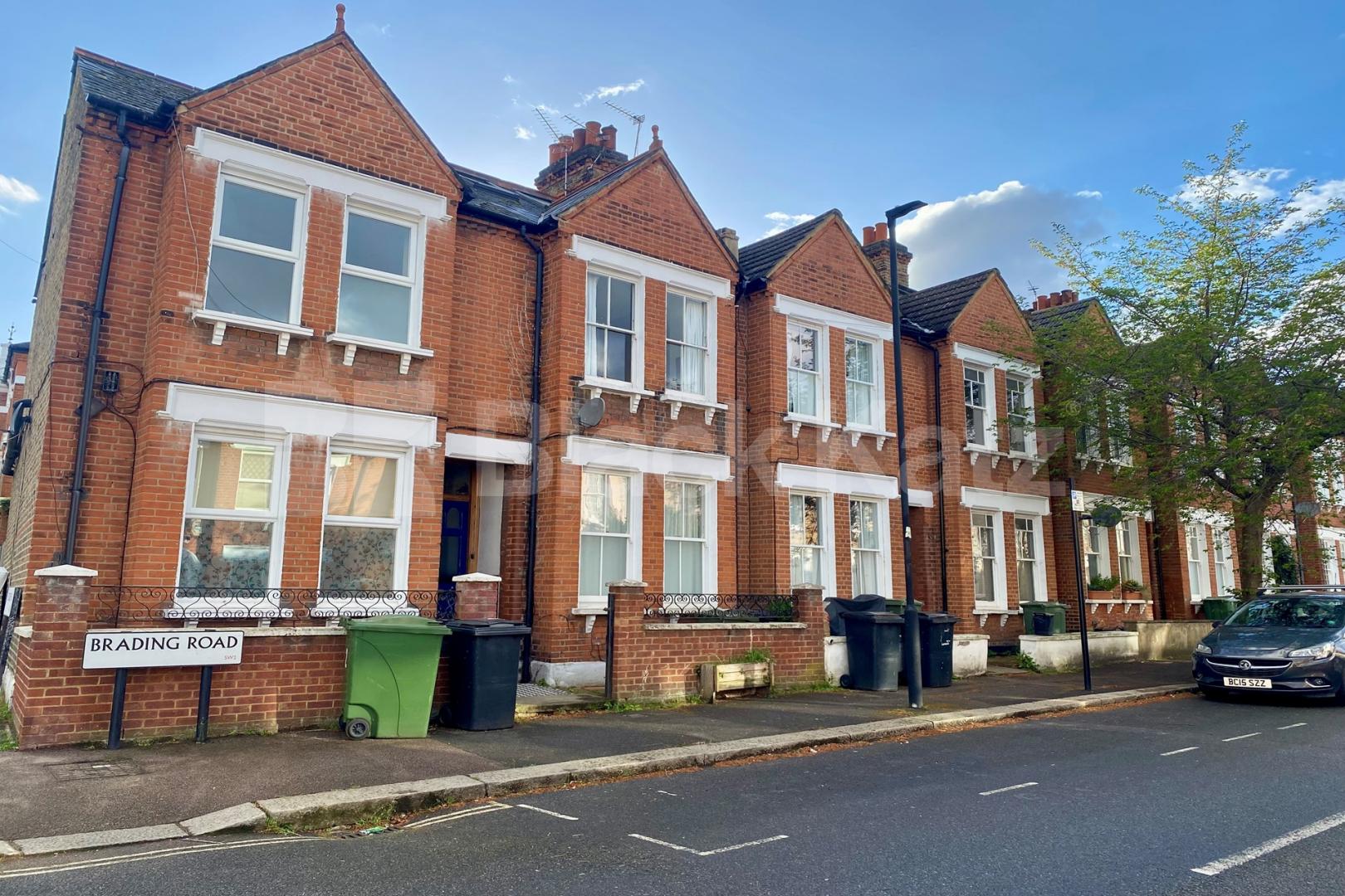Flooded with natural light & offering 979 Sq Ft. of living & entertaining space Brading Road, Brixton