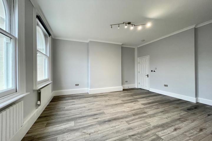 Superbly located bright & airy contemporary two bedroomed apartment   Bath Terrace, Borough