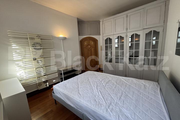 Superbly located, two bathrooms, generous period conversion  Union Street, London Bridge