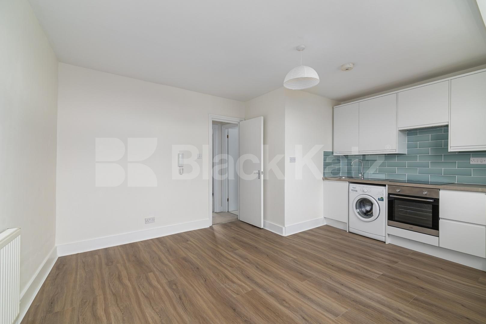 			NEW INSTRUCTION, 2 Bedroom, 1 bath, 1 reception Maisonette			 Stockwell Road, Stockwell/Brixton