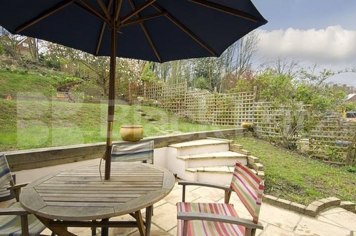 			UNIQUE PROPERTY!, 4 Bedroom, 1 bath, 1 reception House			 Priory Gardens, Highgate