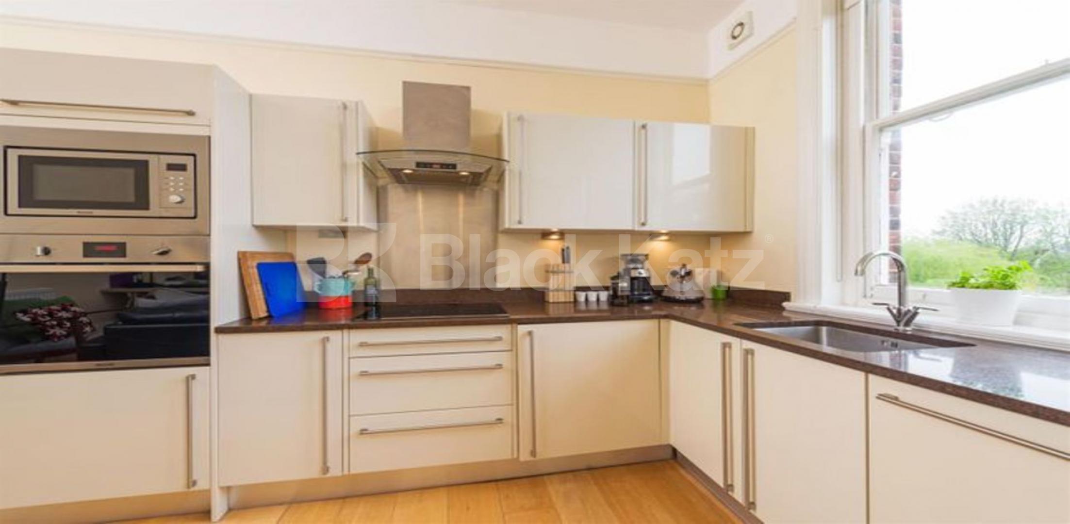 			MINUTES TO HIGH GATE TUBE , 2 Bedroom, 1 bath, 1 reception Flat			 Shepherds Hill, HIGHGATE