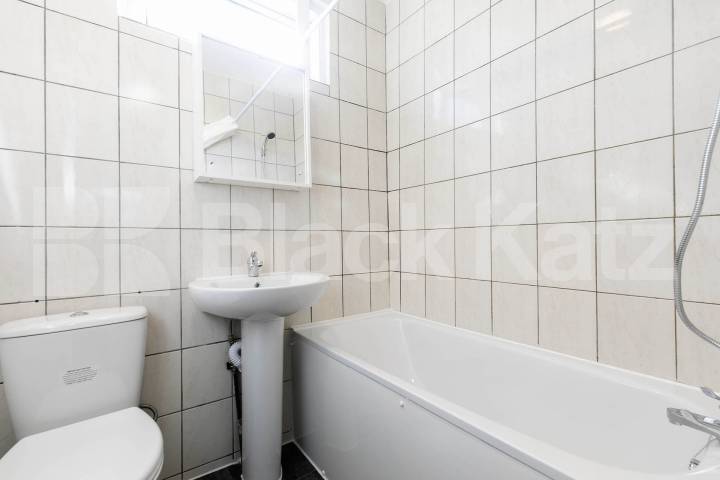 A beautifully presented three-bedroom split-level apartment situated on Lancaster Road, in the heart of Dollis Hill (NW10) Lancaster Road, London, NW10,  London