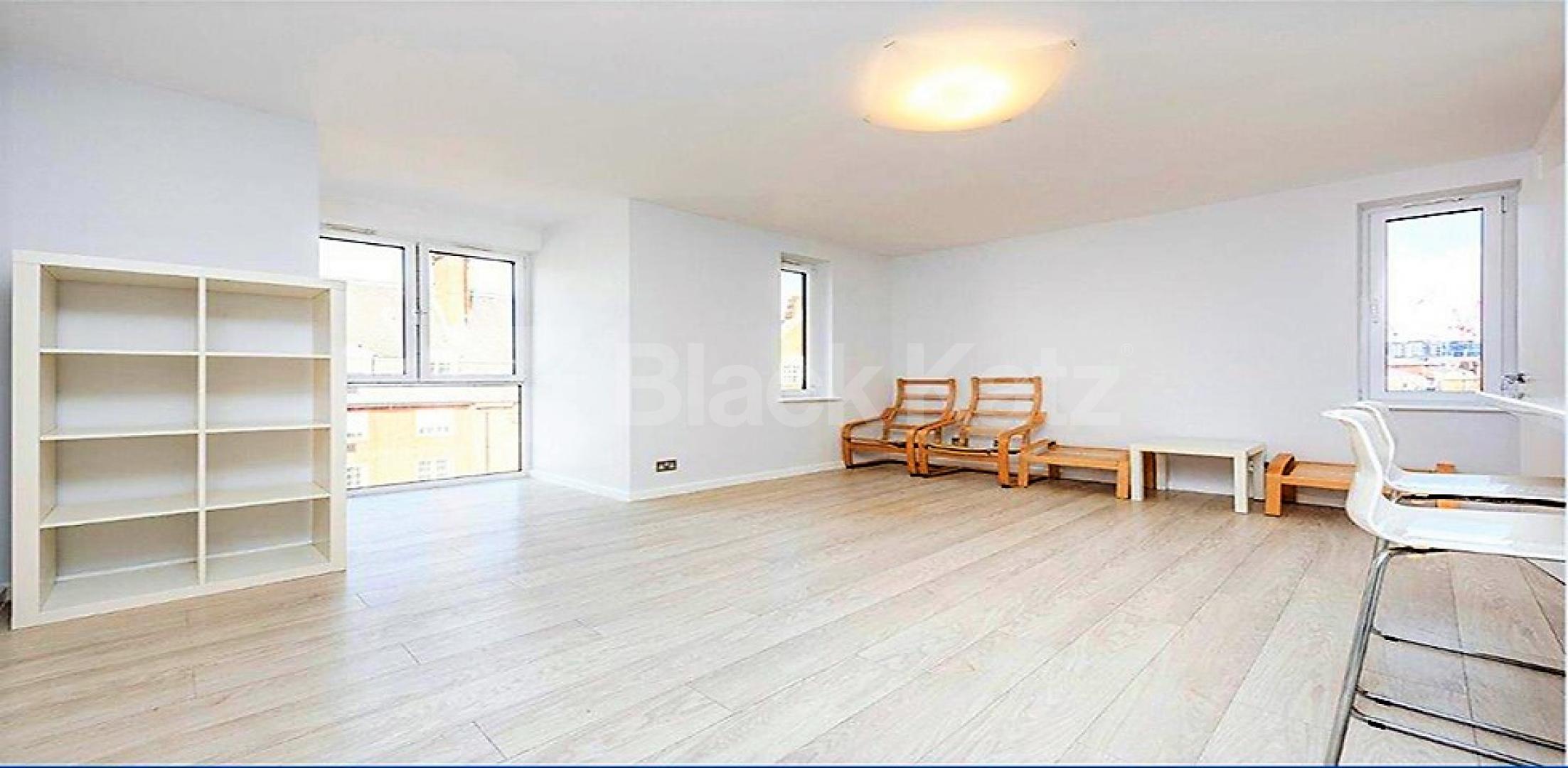 Spacious one bed flat located minutes to regents park within a portered block  Oakley Square, Camden / Euston