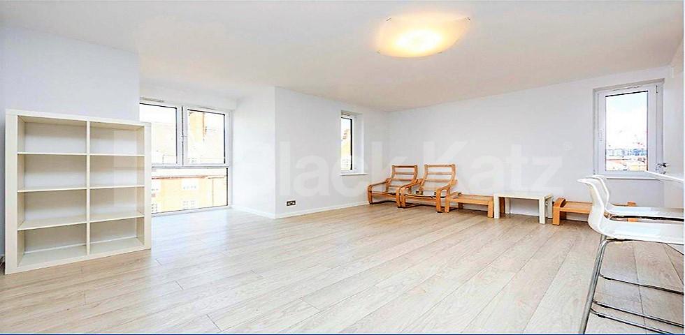 Spacious one bed flat located minutes to regents park within a portered block  Oakley Square, Camden / Euston