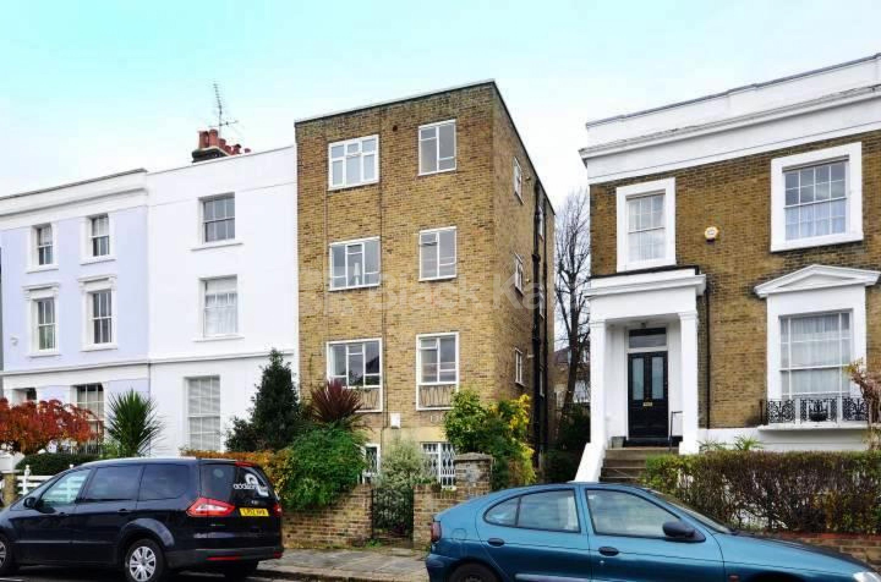 			4 Bedroom, 1 bath, 1 reception Flat			 Rochester Road, Camden NW1