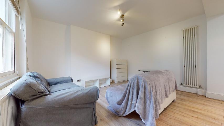 			1 Bedroom, 1 bath, 1 reception Flat			 Belsize Road, South Hampstead