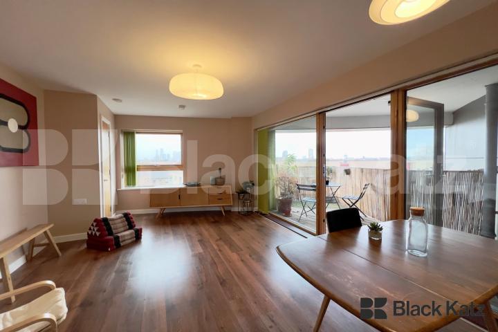 Flooded with natural light with private balcony & gorgeous views  Avonley Road , New Cross Gate / Peckham 