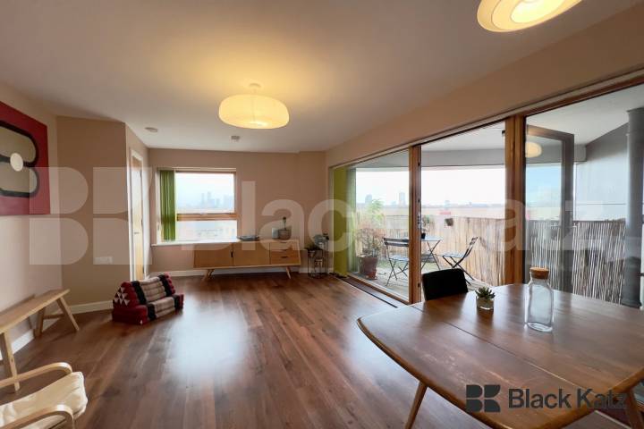 Flooded with natural light with private balcony & gorgeous views  Avonley Road , New Cross Gate / Peckham 