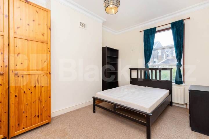 3 bedroom property located close Finsbury Park with a roof terrace Upper Tollington Park N4, Finsbury Park