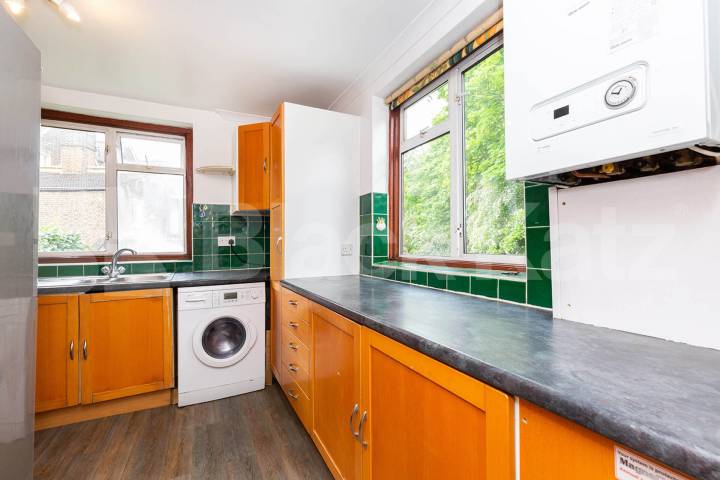3 bedroom property located close Finsbury Park with a roof terrace Upper Tollington Park N4, Finsbury Park