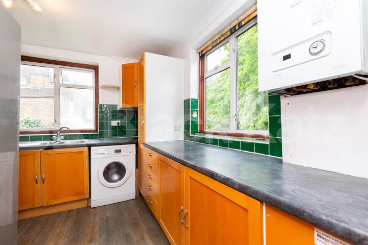 3 bedroom property located close Finsbury Park with a roof terrace Upper Tollington Park N4, Finsbury Park