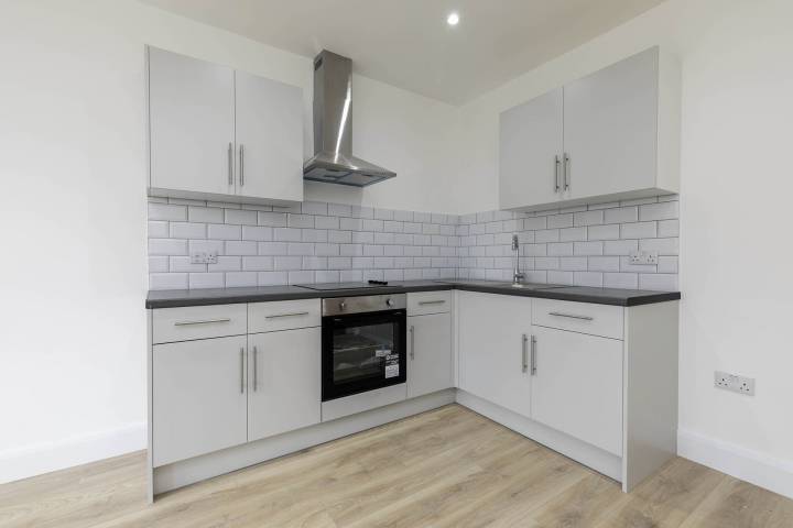 Recently Refurbished Apartment Headstone Road, Harrow-on-the-Hill
