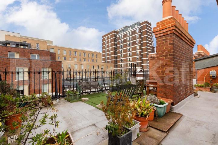 Located in Bloomsbury and only minutes to Kings Cross Station Sandwich street, Rusell Square