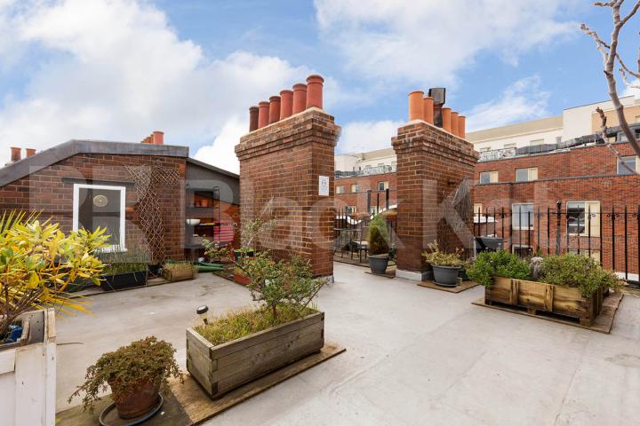 Located in Bloomsbury and only minutes to Kings Cross Station Sandwich street, Rusell Square