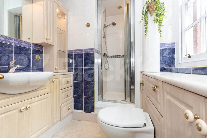 Located in Bloomsbury and only minutes to Kings Cross Station Sandwich street, Rusell Square