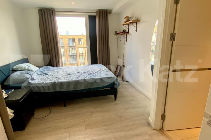 Flooded with natural light & boasting size, quality & location Royal Victoria Gardens Whitling Way, Surrey Quays