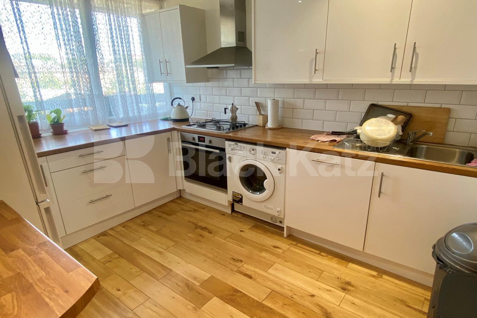 Superbly located duplex apartment   Thessaly Road, Stockwell/Vauxhall/Battersea