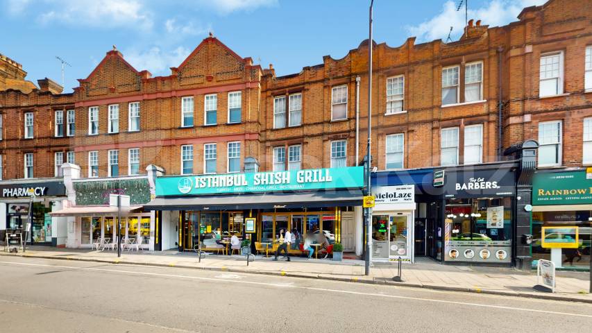 Spacious two-bedroom property located on Walm Lane, NW2 Walm Lane, London, NW2,  London