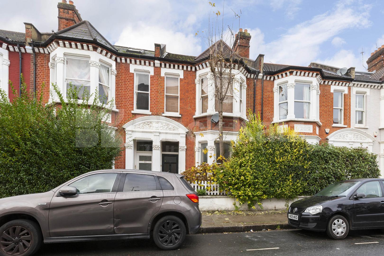 			2 Bedroom, 1 bath, 1 reception 			 Pennard Road,  London  W12